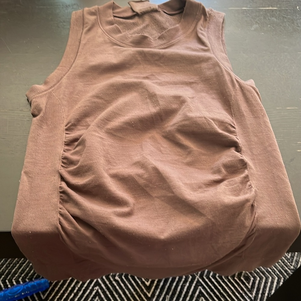 Athleta size small purple tank in GUC. Made in Portugal.  🇵🇹 - Picture 4 of 4